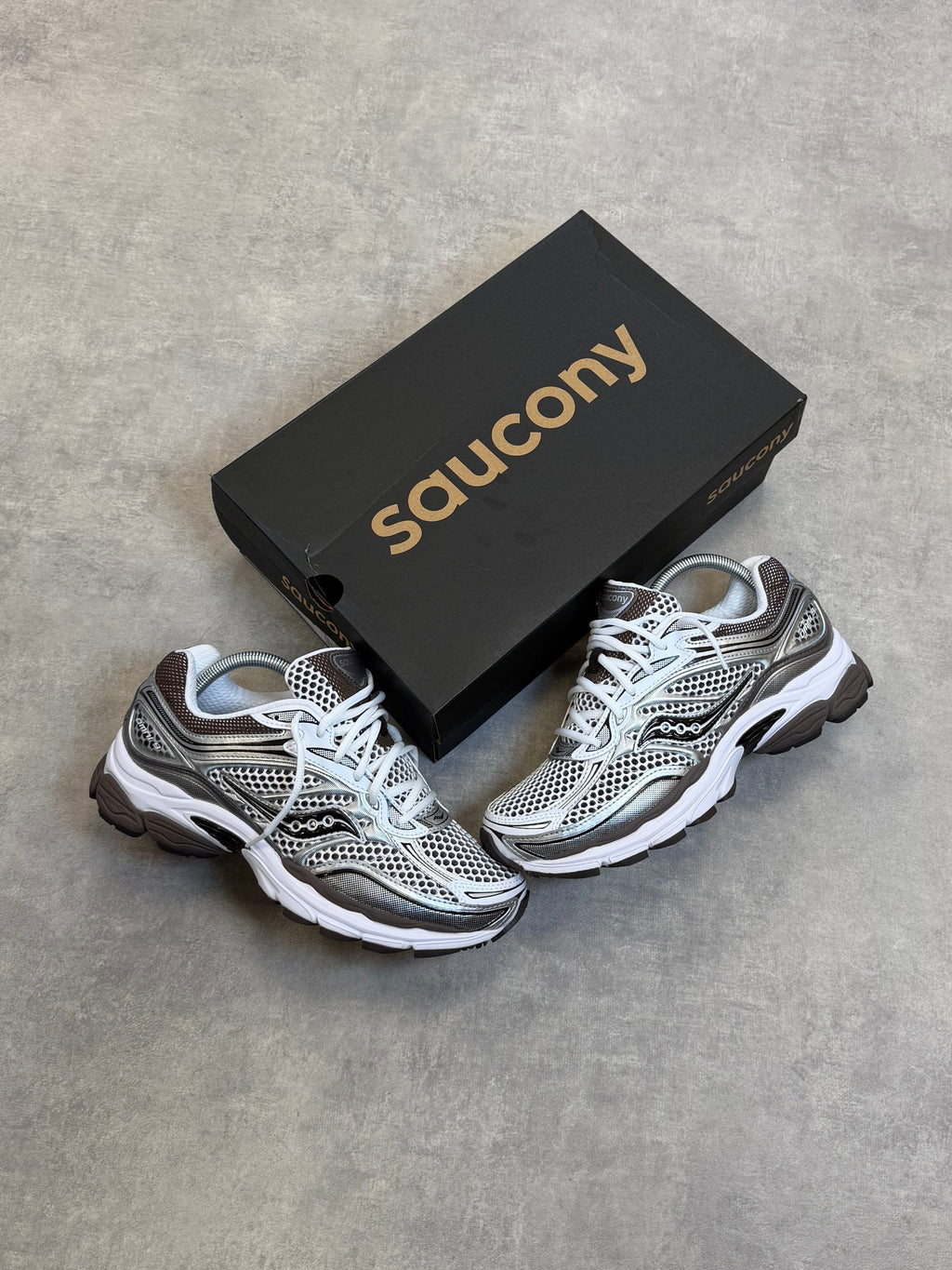SAUCONY PROGRID OMNI 9 WHITE/BROWN