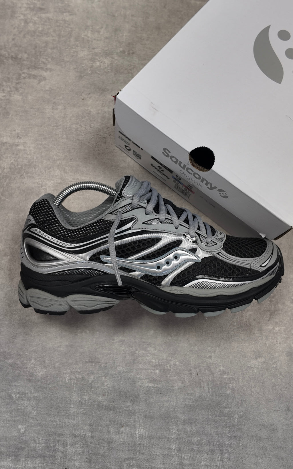 SAUCONY PROGRID OMNI 9 - BLACK SILVER