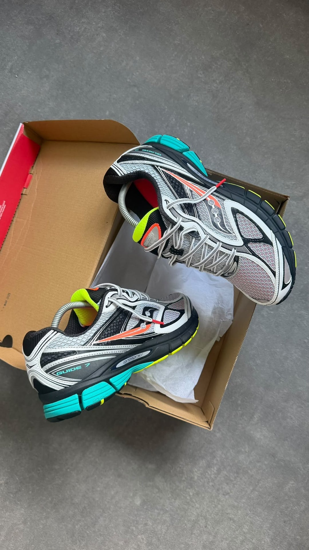 Saucony ProGuide 7 – Mutant – view 2