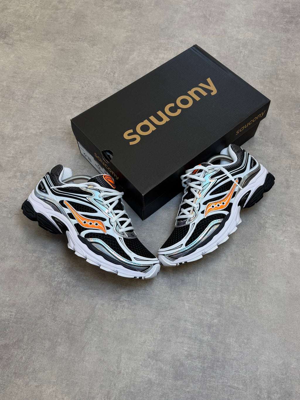 SAUCONY PROGRID OMNI 9 ORANGE/BLACK VO2