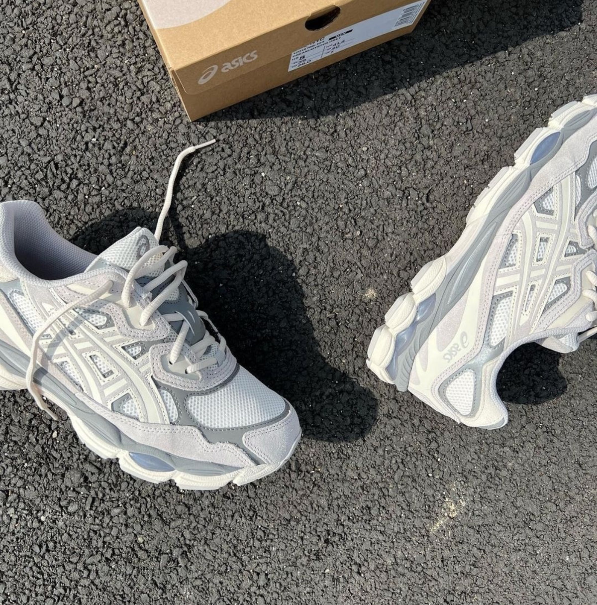 ウォーキング・ランニングウェア ASICS GEL-NYC CREAM/OYSTER GREY 28CM ウォーキング・ランニングウェア ASICS GEL-NYC CREAM/OYSTER