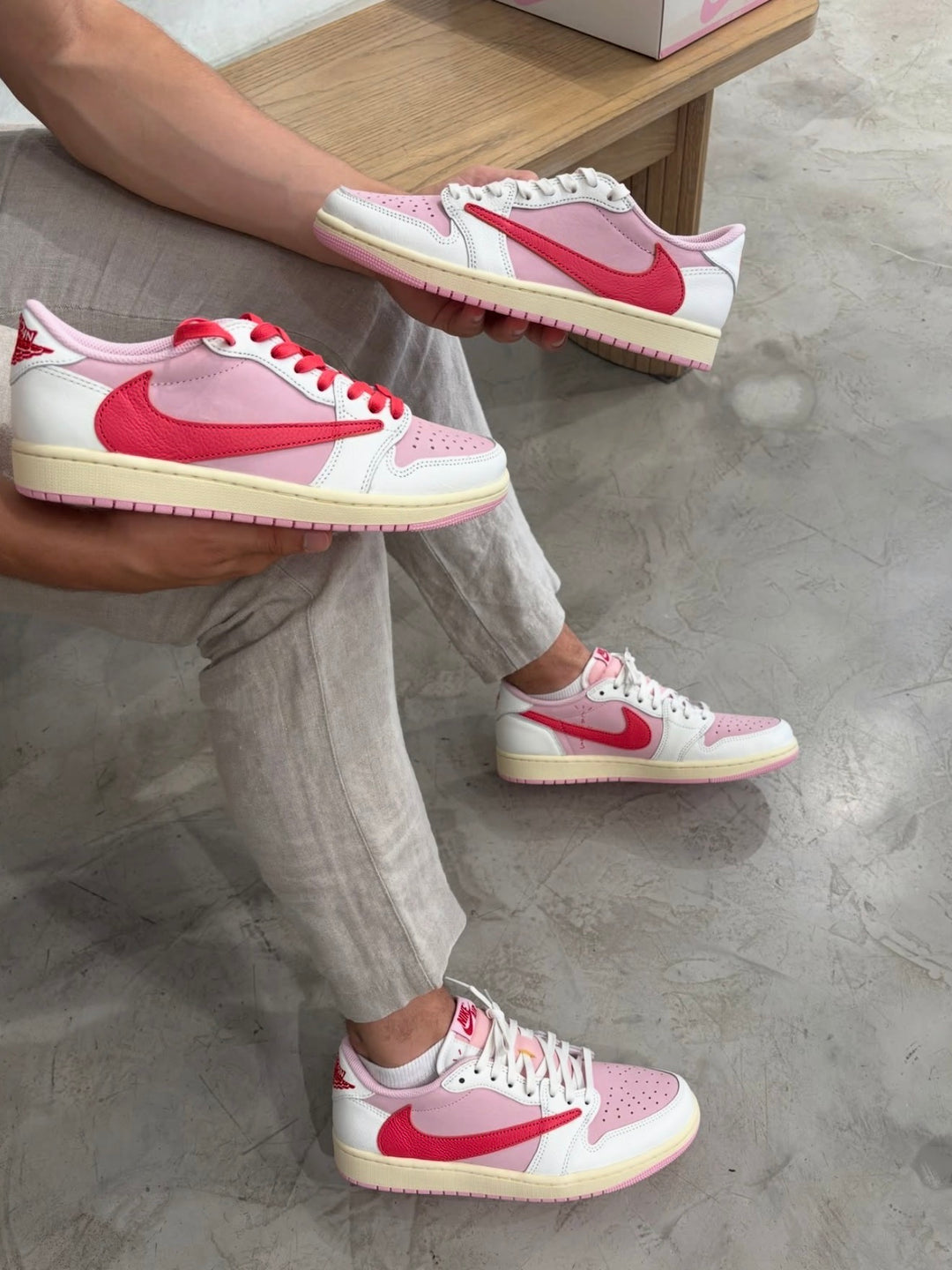 Air Jordan 1 Low x Travis Scott – Sail / Tropical Pink