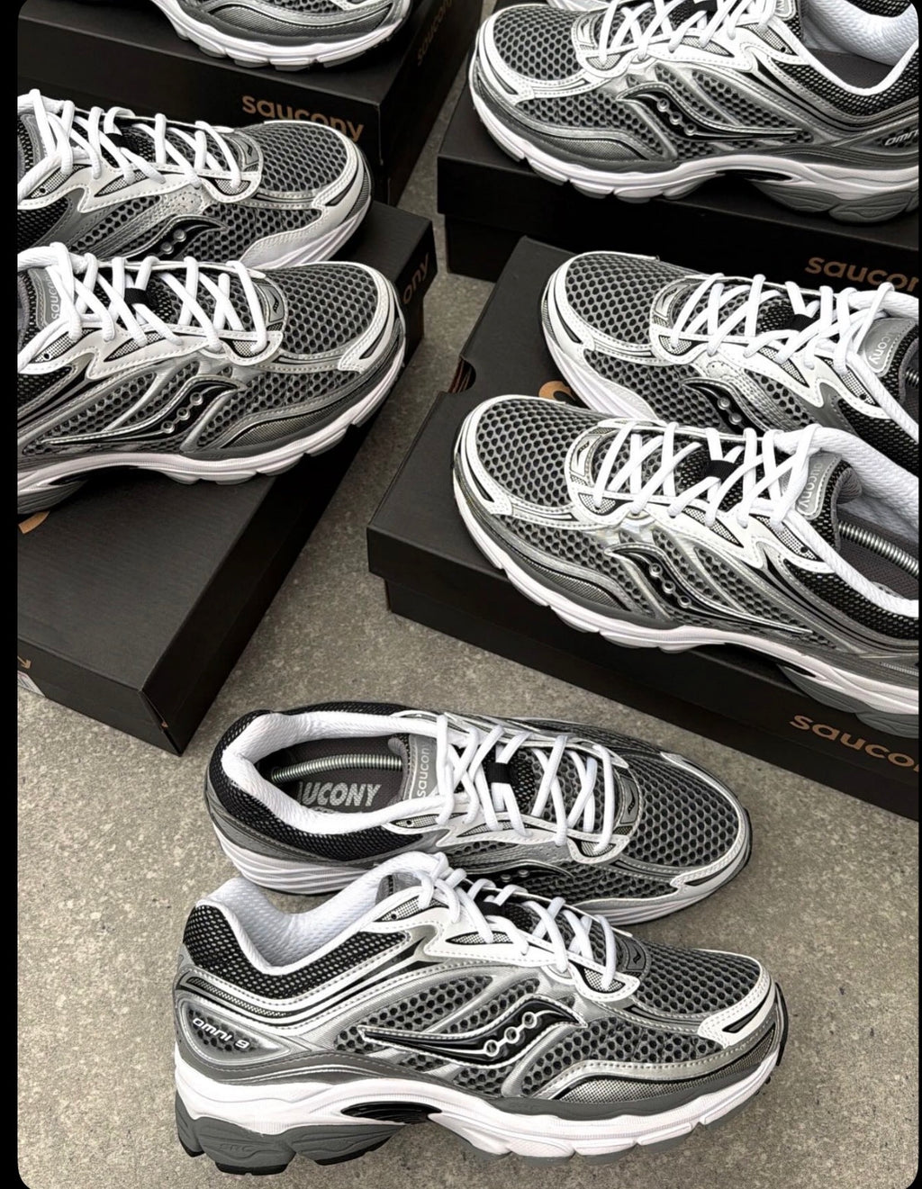 SAUCONY PROGRID OMNI 9 SILVER/GREY