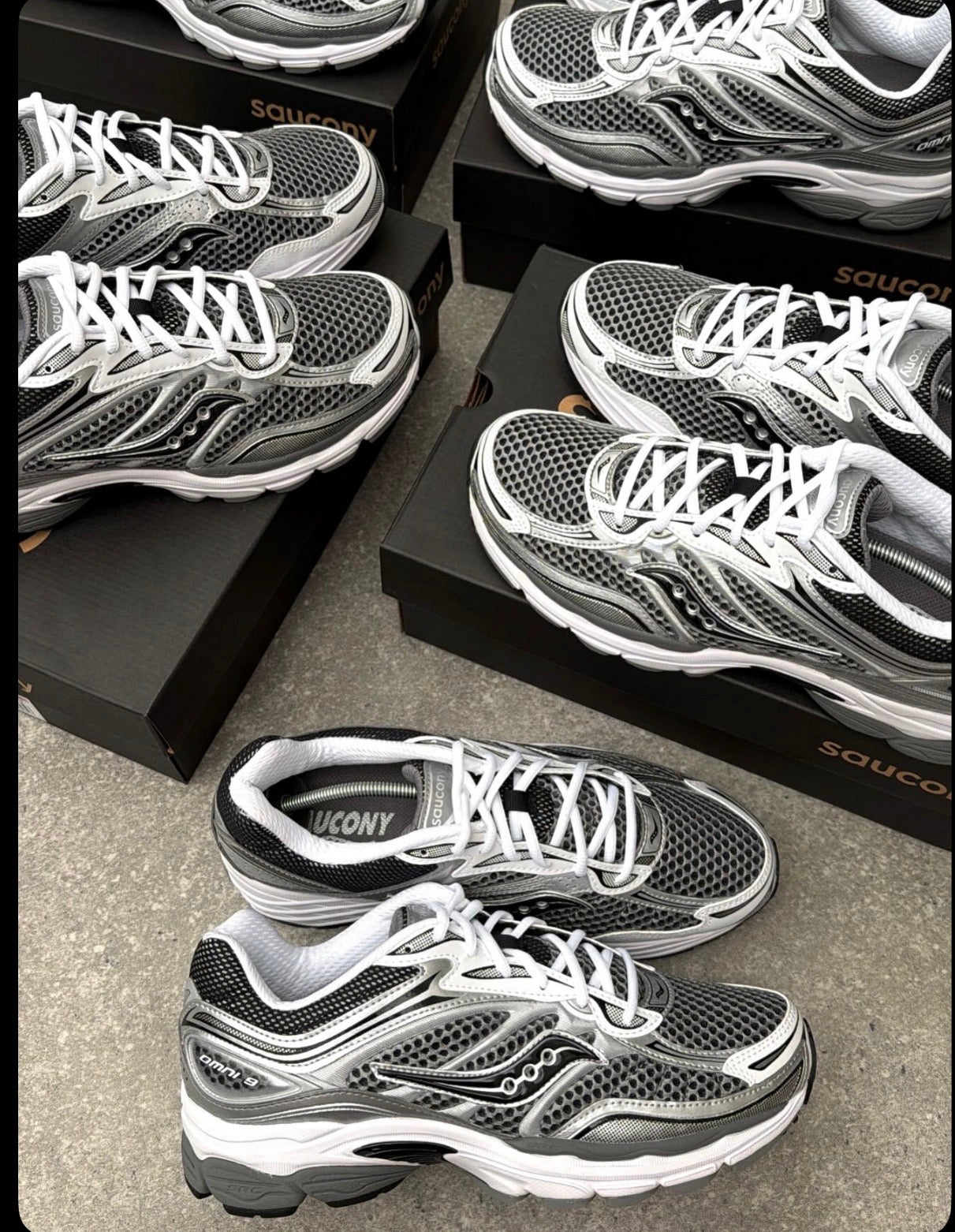 SAUCONY PROGRID OMNI 9 SILVER/GREY