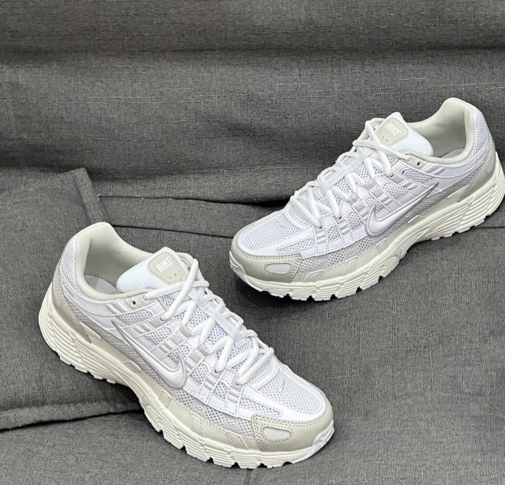 NIKE- P6000 white Sail vast grey
