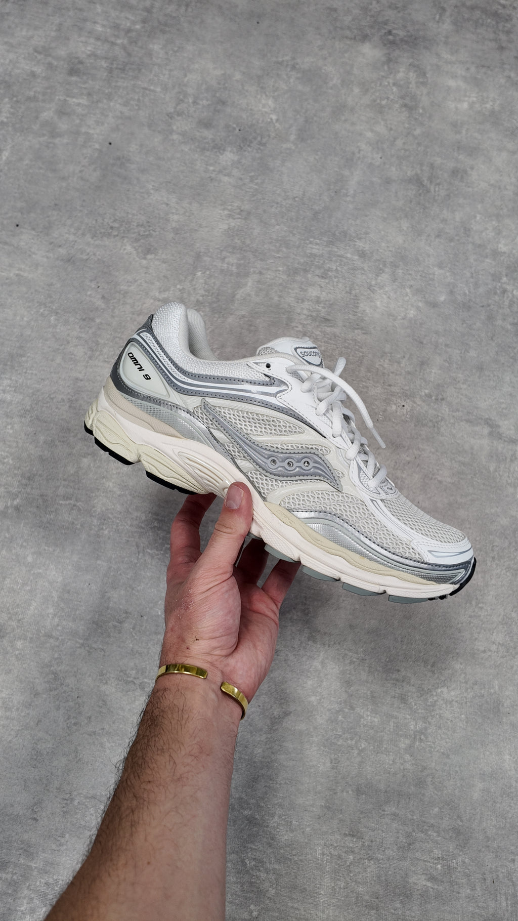 SAUCONY PROGRID OMNI 9 - WHITE SILVER