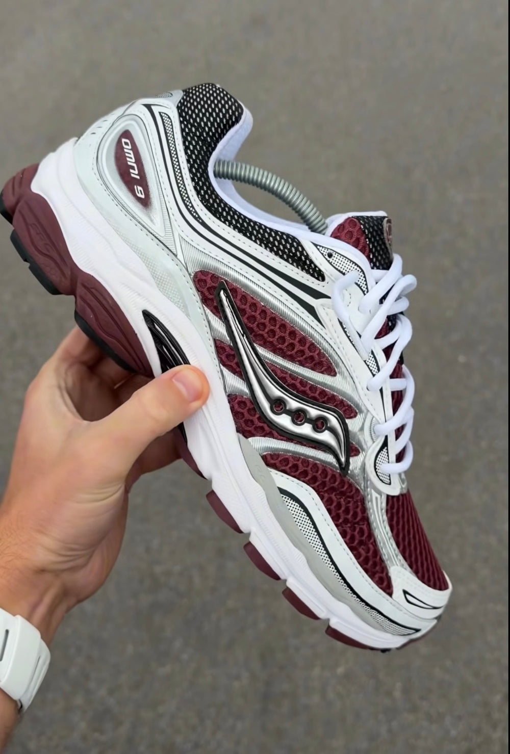 Saucony ProGrid Omni 9 – Maroon
