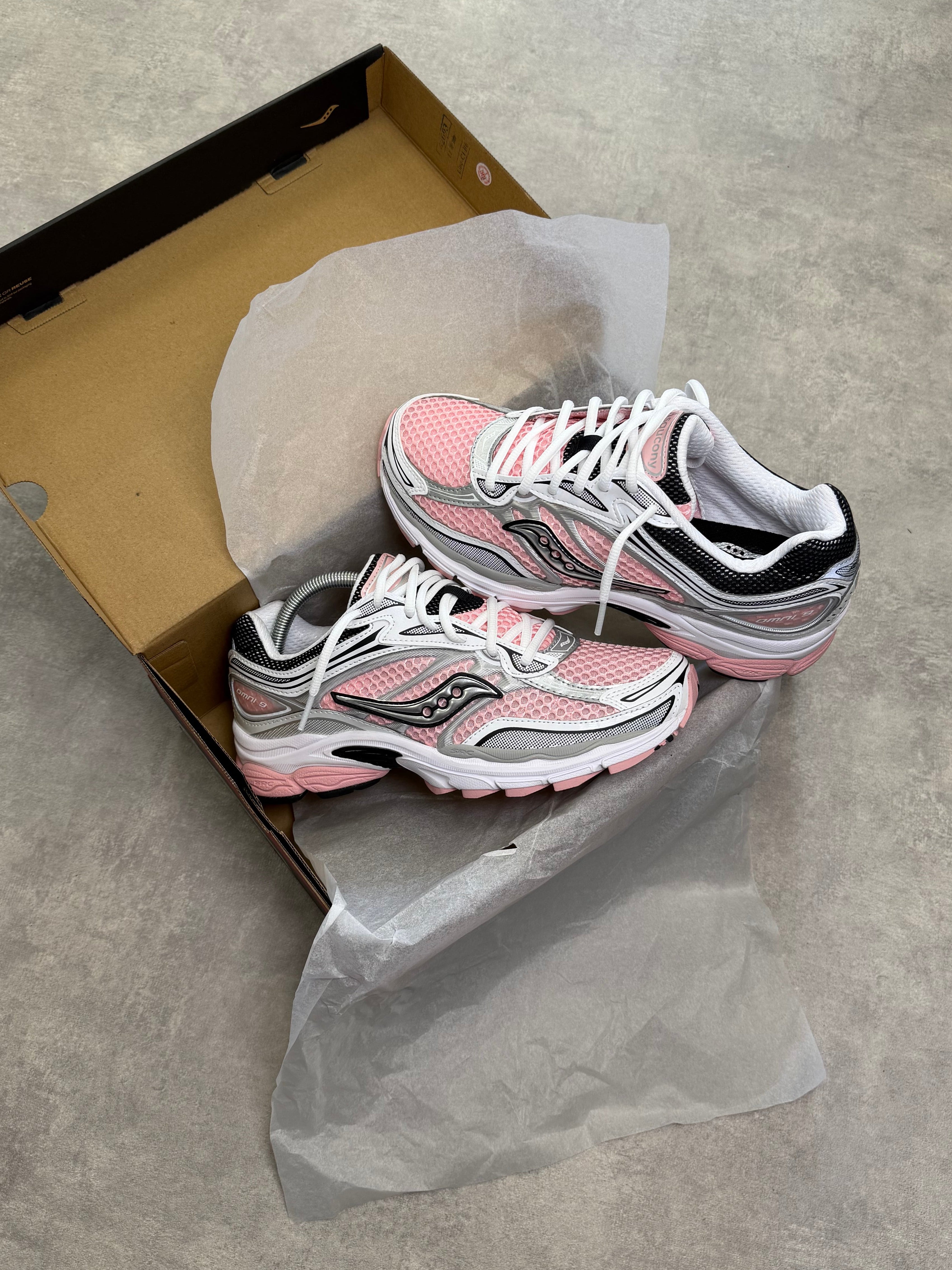 SAUCONY PROGRID OMNI 9 - PINK MESH