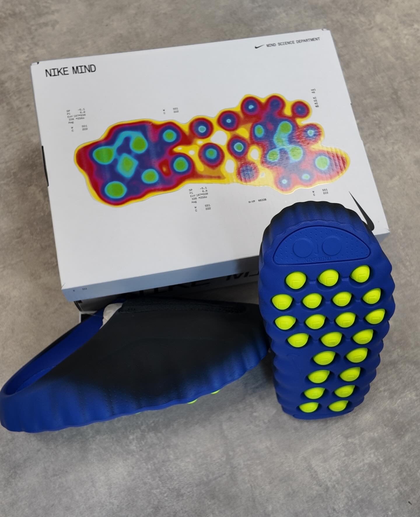 NIKE MIND 001 FLYKNIT HYPER ROYAL