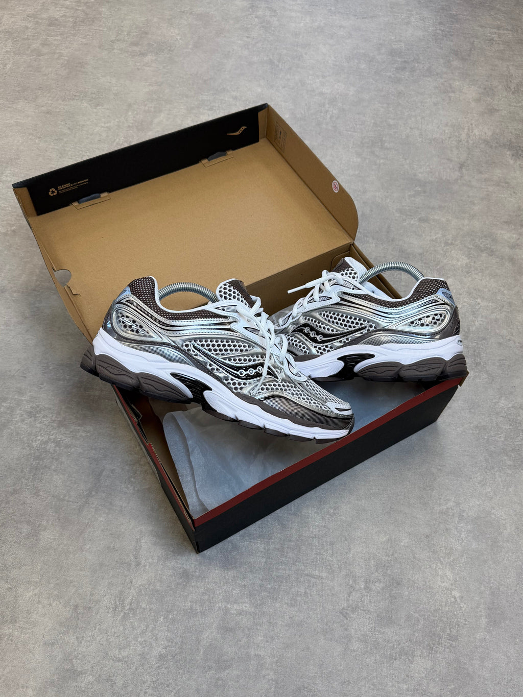SAUCONY PROGRID OMNI 9 WHITE/BROWN