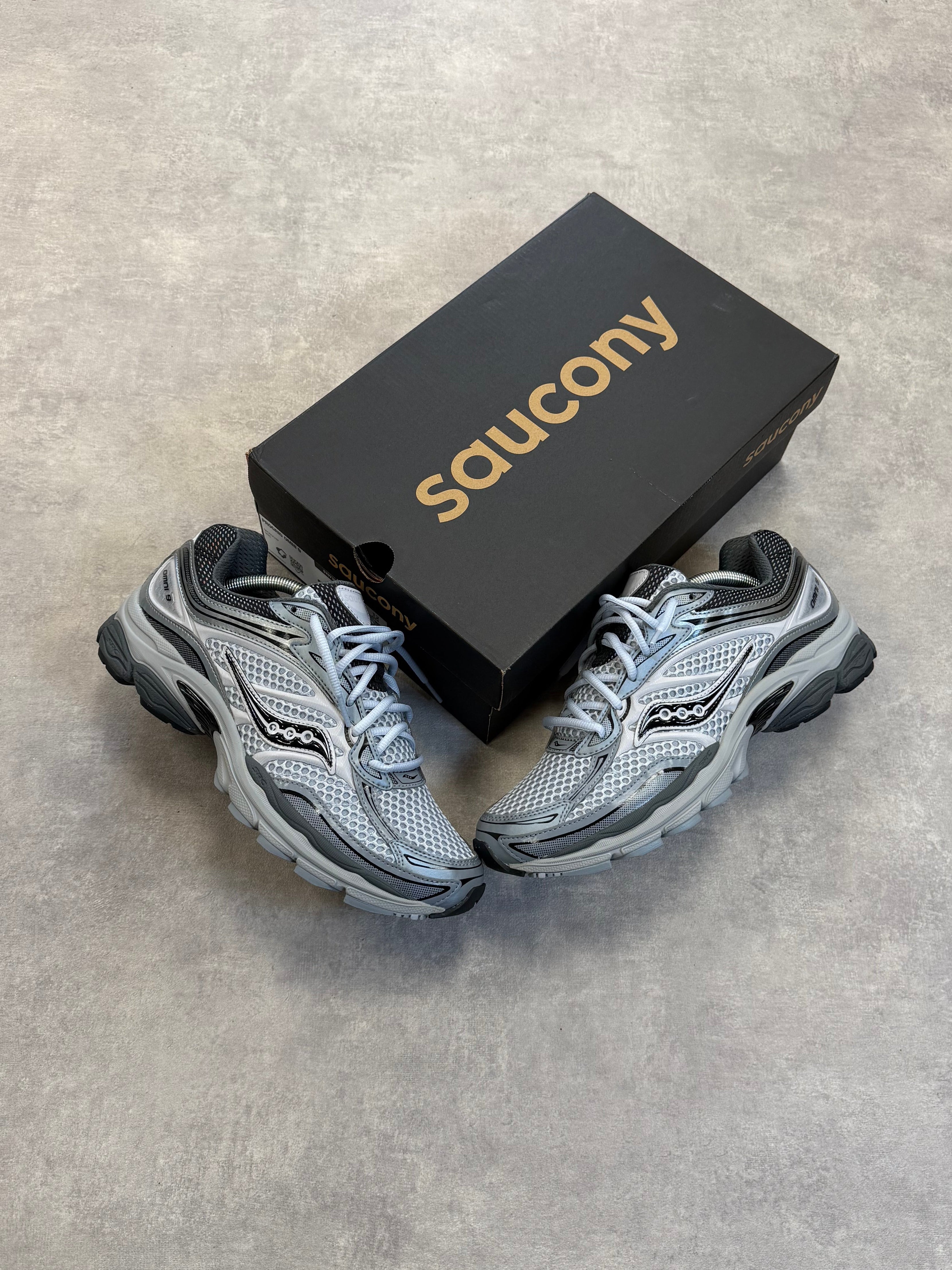 SAUCONY PROGRID OMNI 9 MICROCHIP