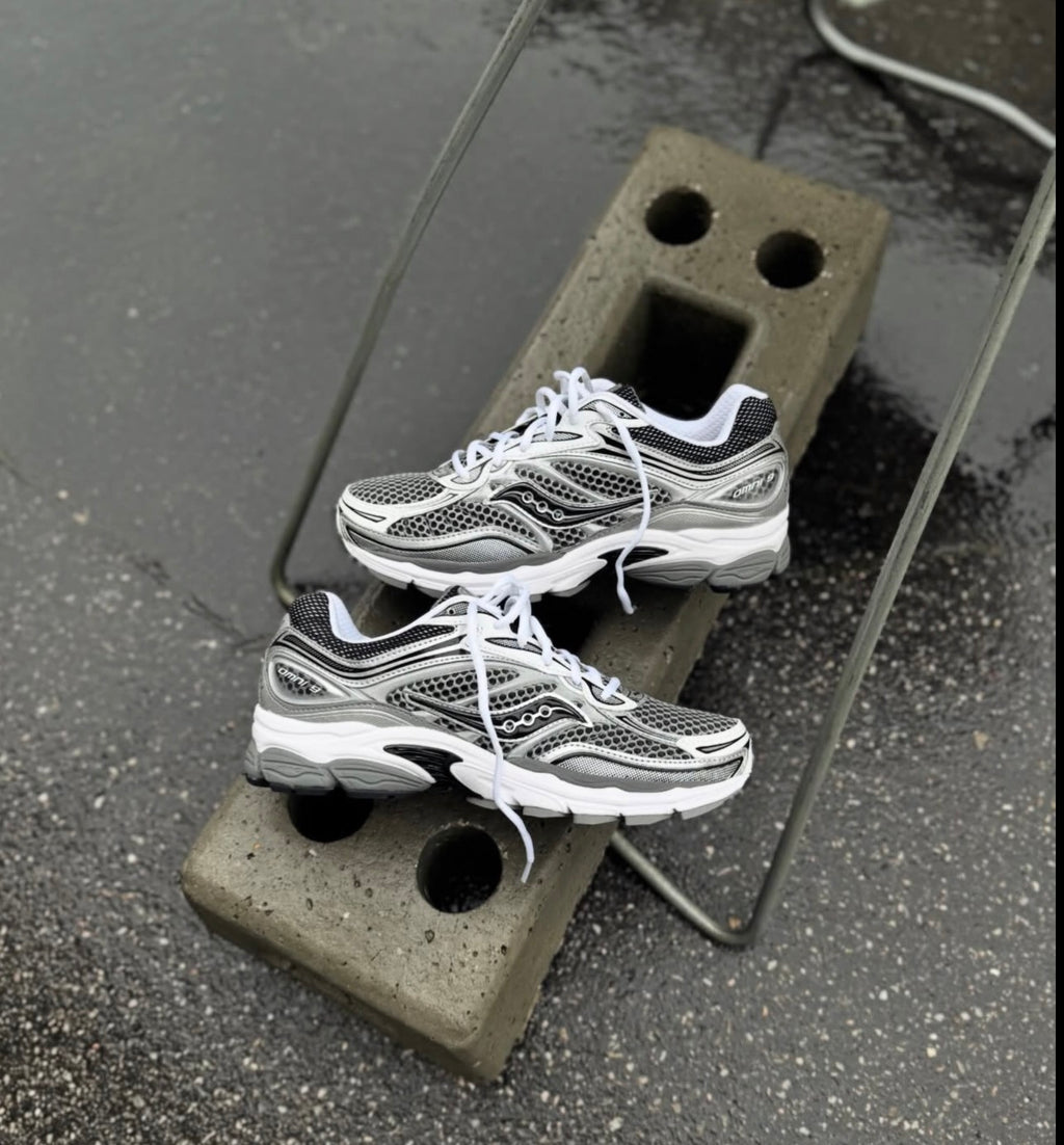 SAUCONY PROGRID OMNI 9 SILVER/GREY