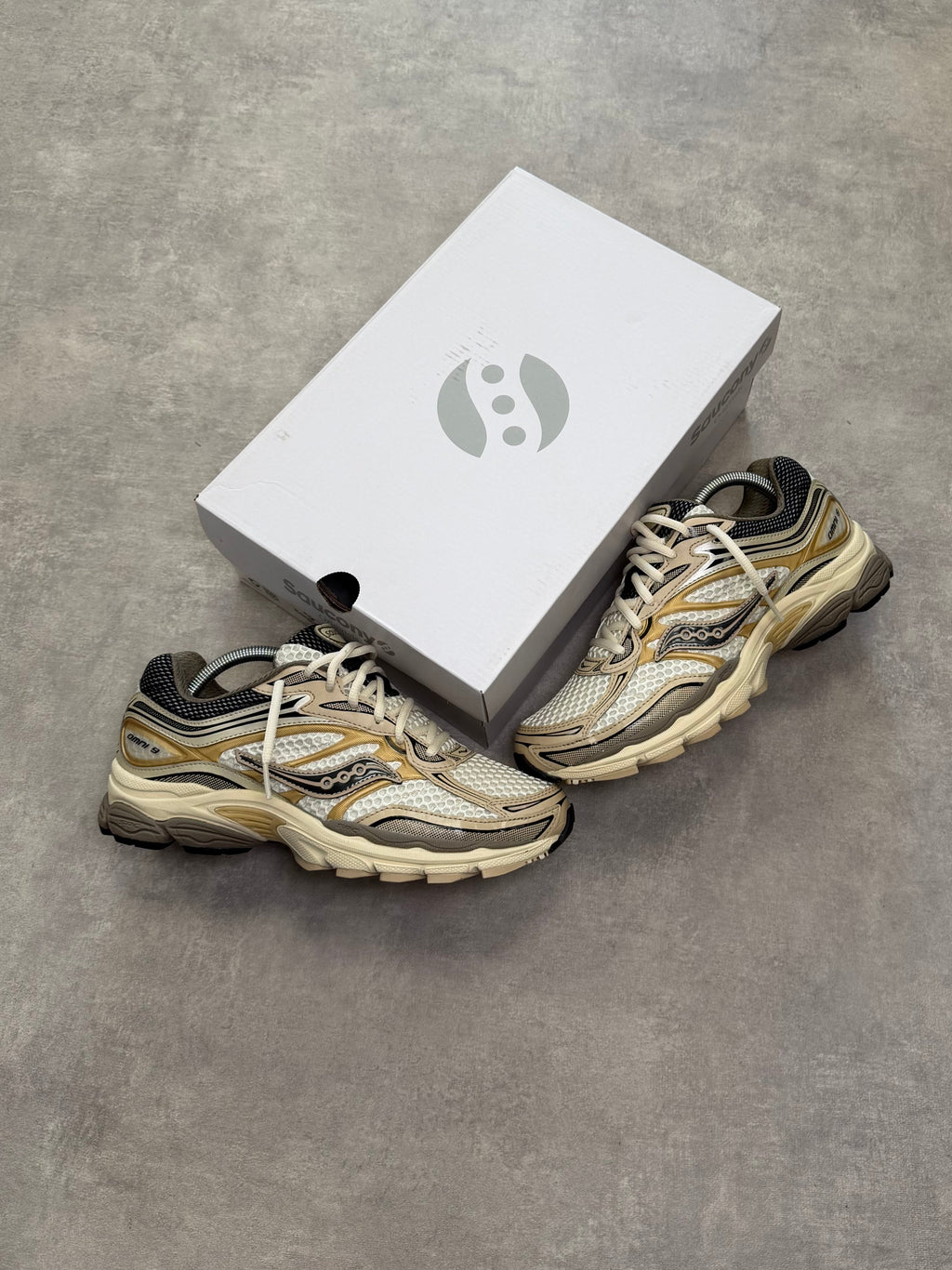 SAUCONY PROGRID OMNI 9 - GOLD