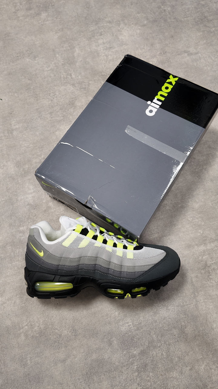 Nike Air Max 95 – Neon