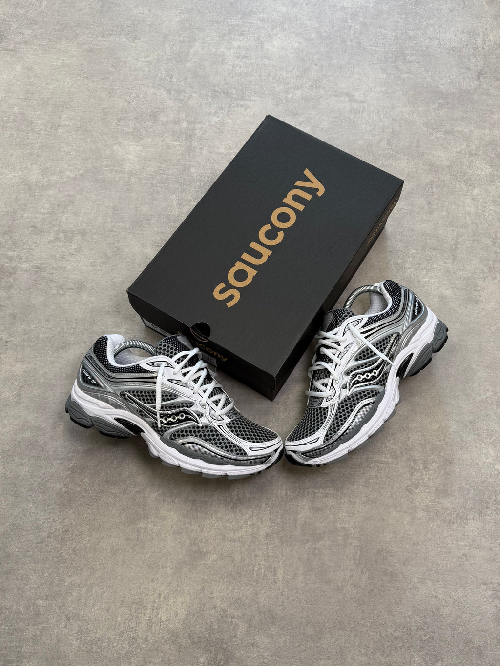 SAUCONY PROGRID OMNI 9 SILVER/GREY