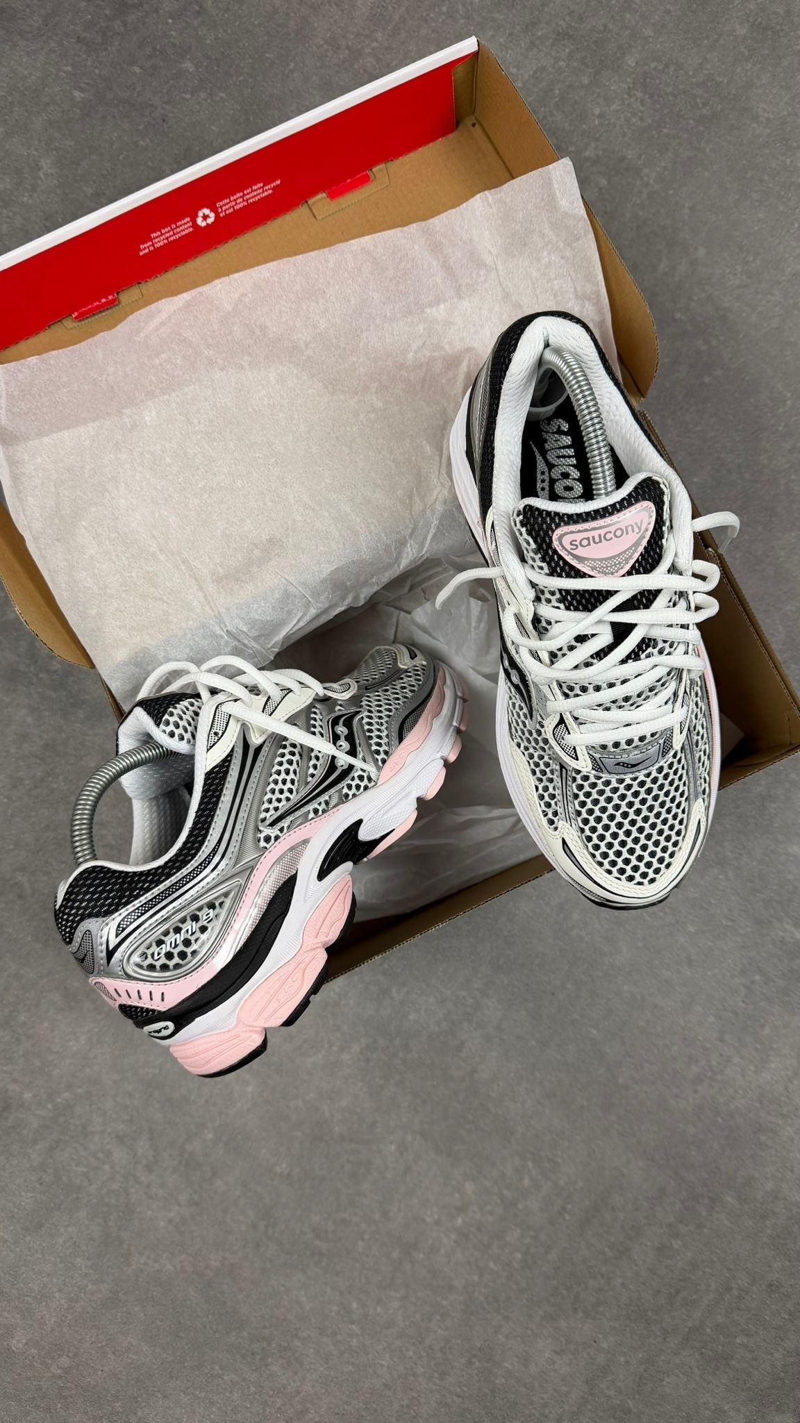 SAUCONY PROGRID OMNI 9 - SILVER PINK