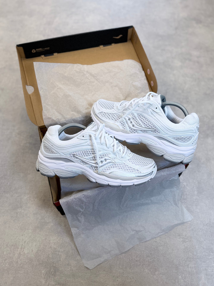 Saucony ProGrid Omni 9 – White / Grey