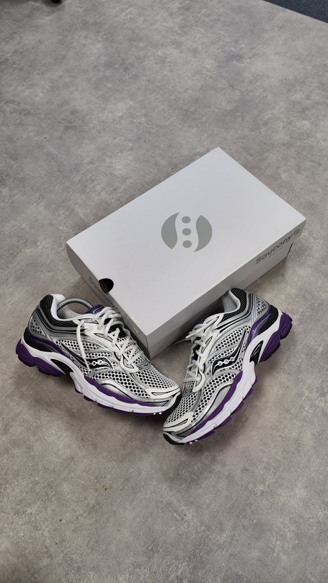 Saucony ProGrid Omni 9 – Silver / Purple