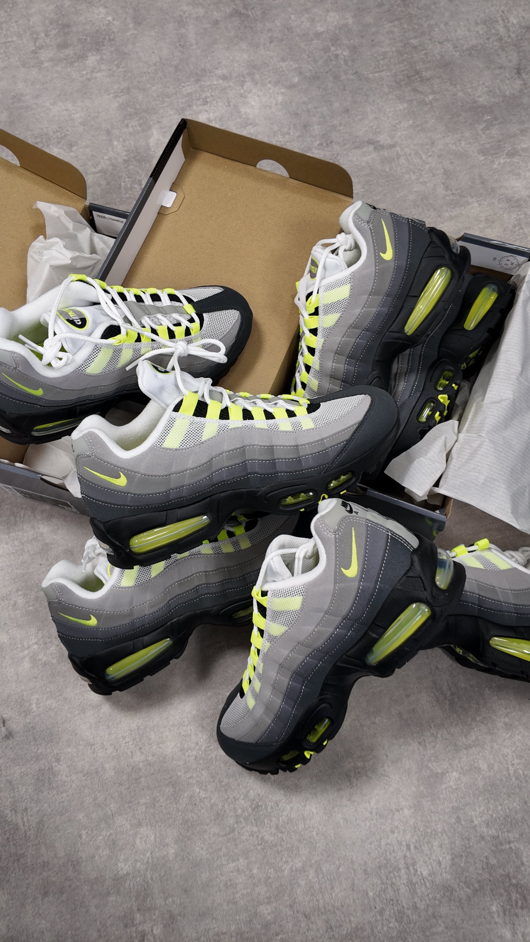 AIR MAX 95 NEON