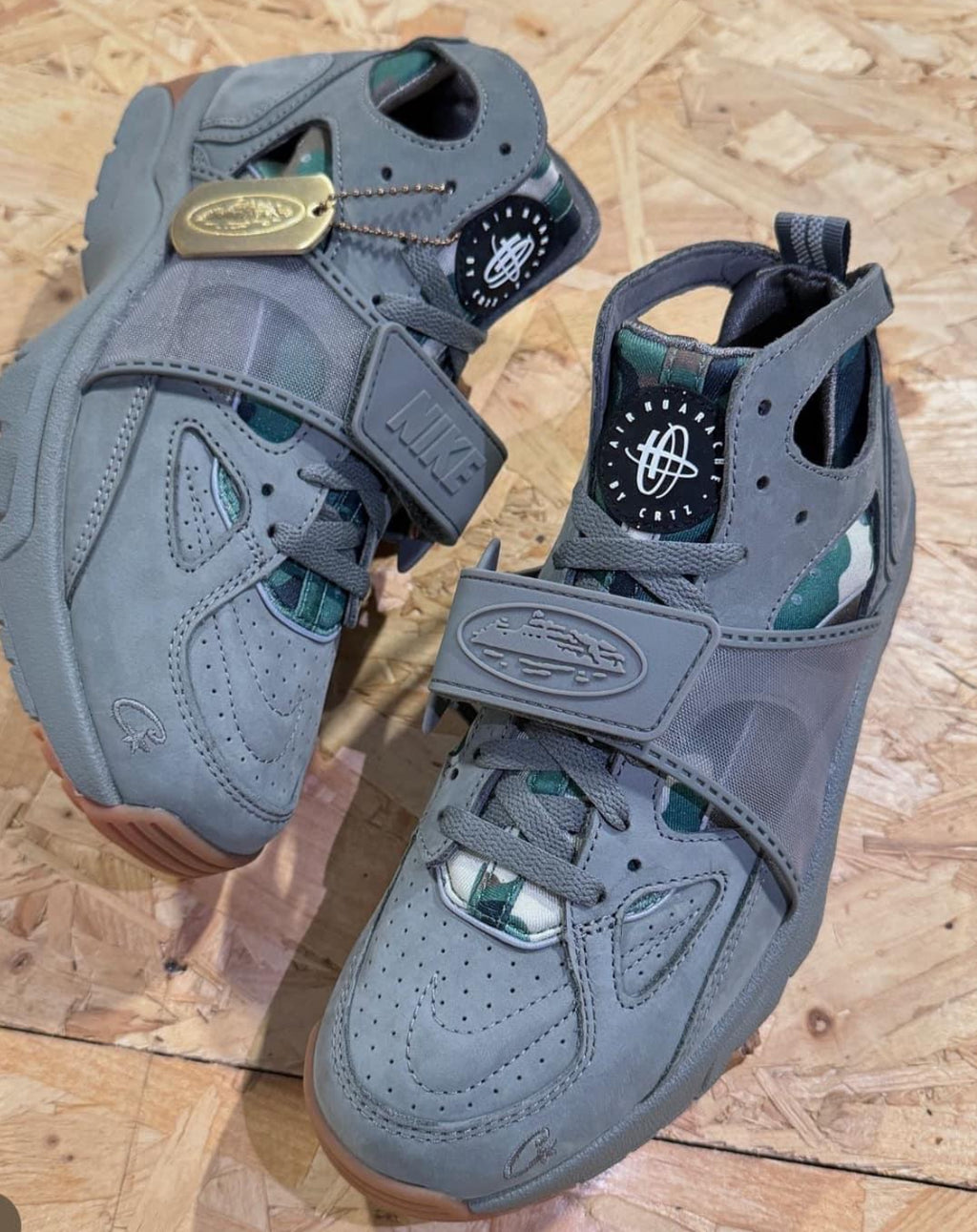 NIKE AIR TRAINER HUARACHE CRTZ GULLY GREY