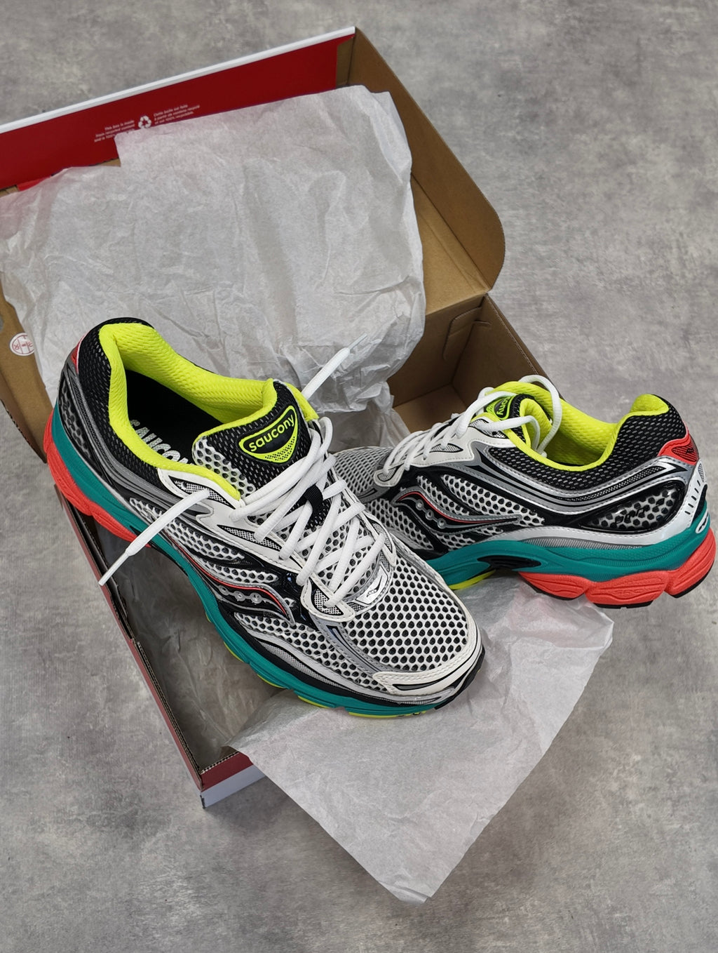 SAUCONY PROGRID OMNI 9 - MUTANT