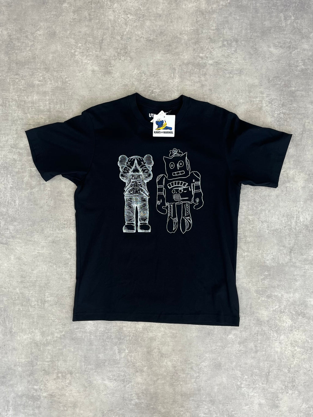 KAWS x WARHOL UNIQLO UT GRAPHIC T-SHIRT - BLACK