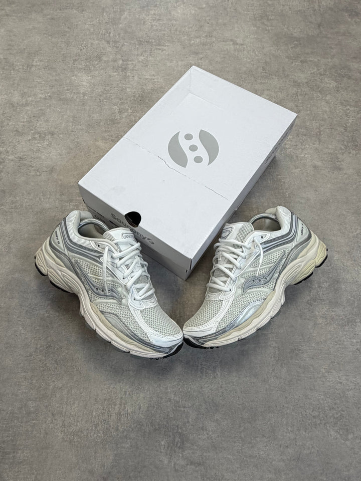 Saucony ProGrid Omni 9 – White / Silver