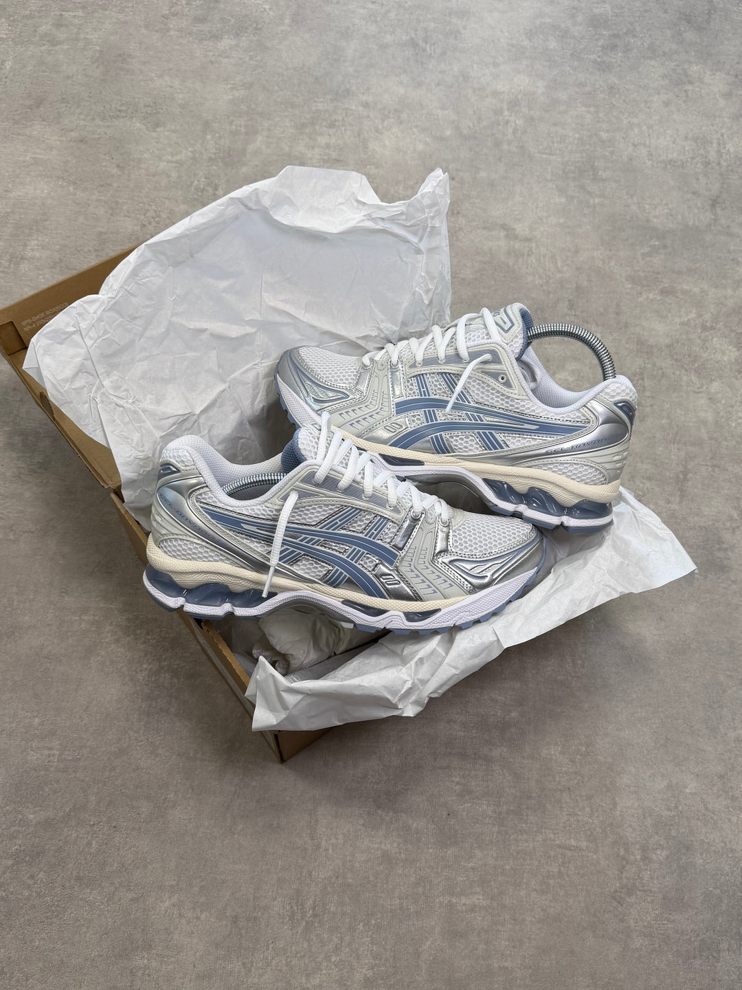 ASICS Gel-Kayano 14 – White / Light Navy