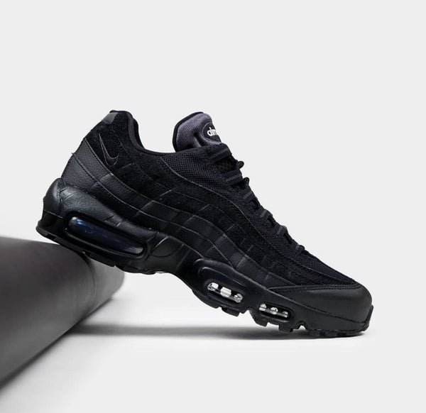 AIR MAX 95 TRIPLE BLACK