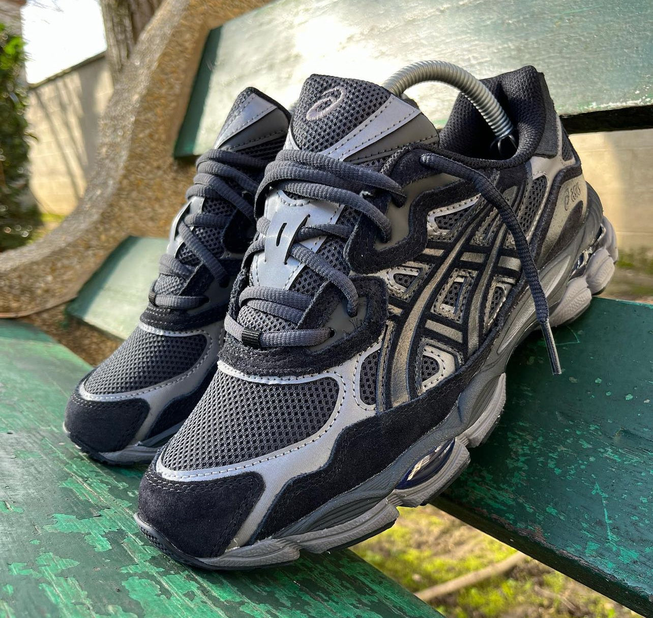 Asics Gel NYC black graphite grey