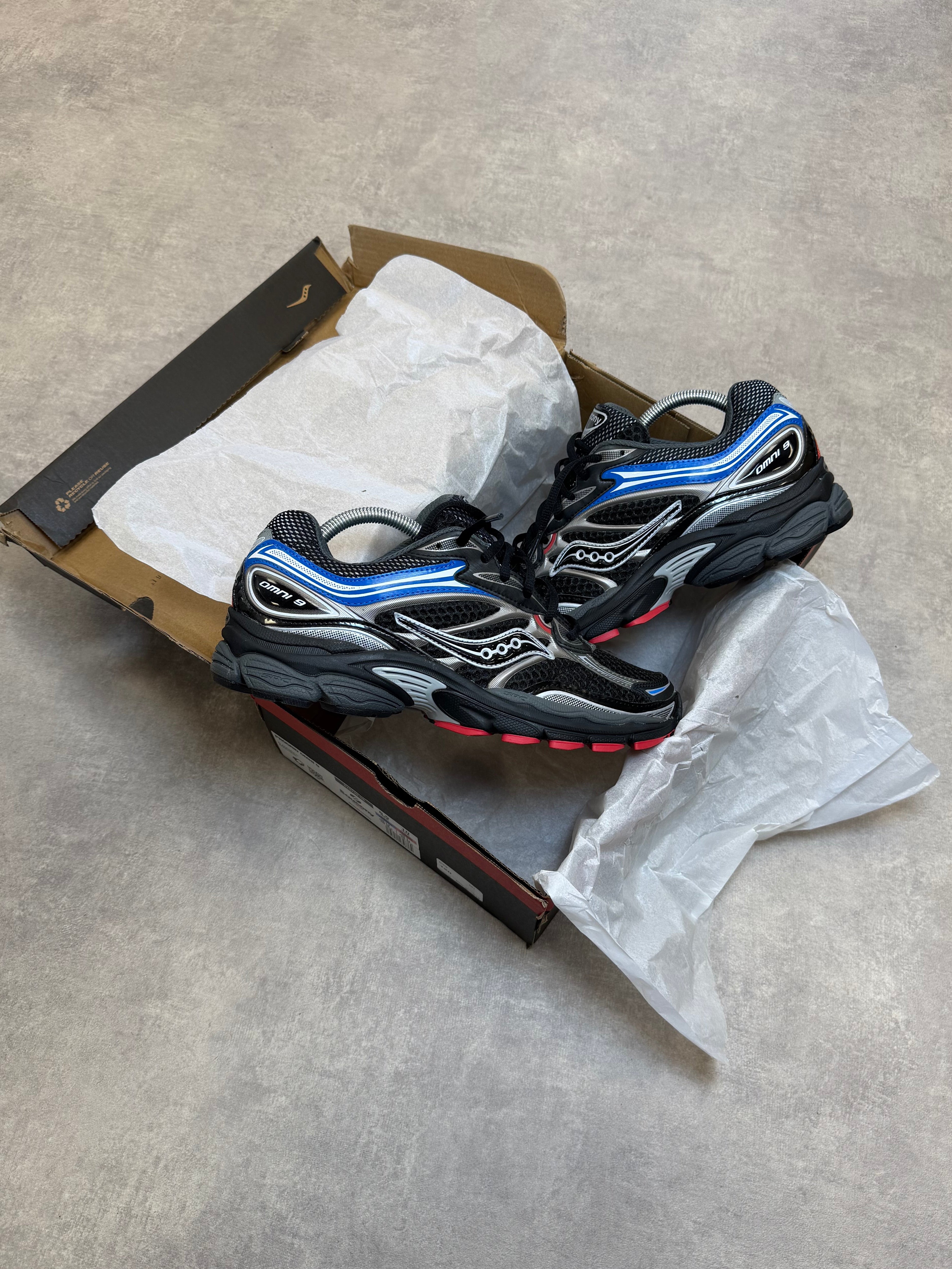 SAUCONY PROGRID OMNI 9 - BLACK/MULTI