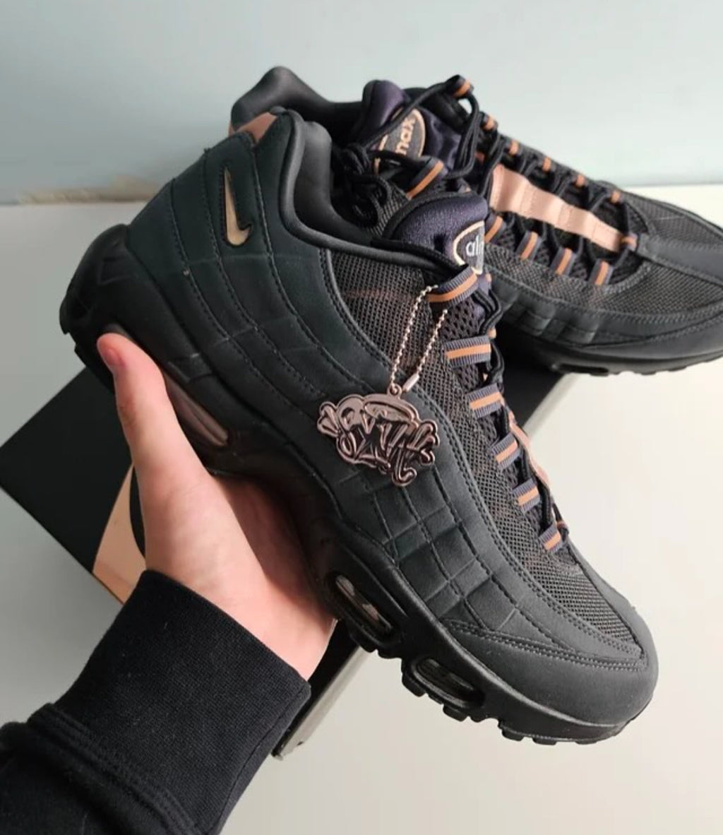Air max 95 Live yours rose gold central cee