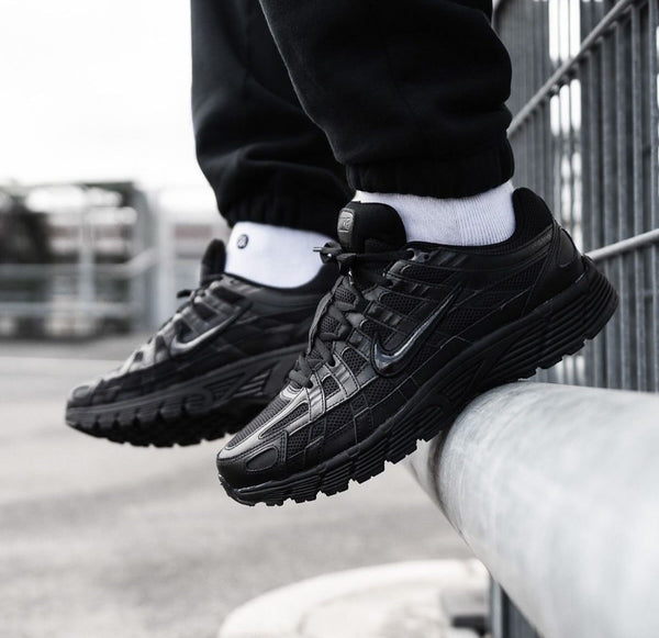 NIKE- P6000 Black