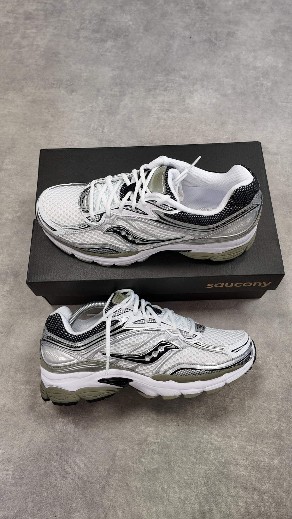 SAUCONY PROGRID OMNI 9 SAGE