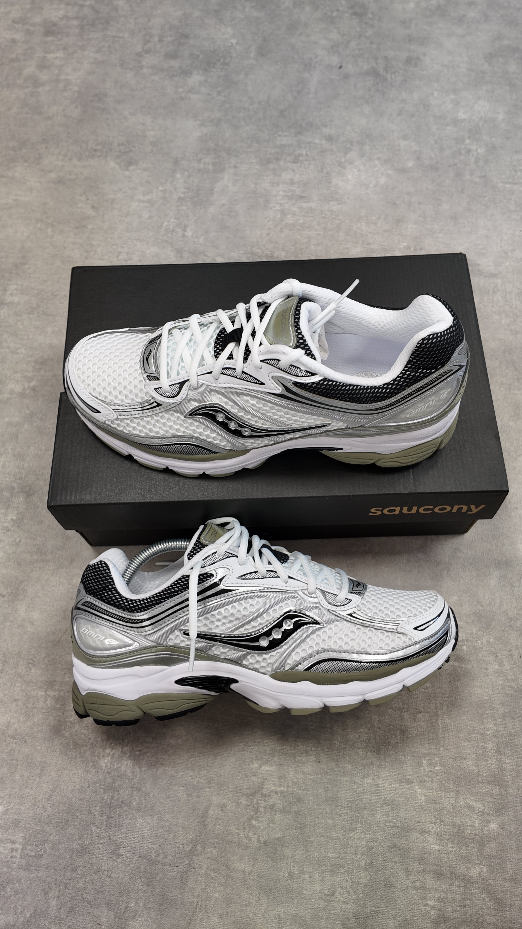 SAUCONY PROGRID OMNI 9 SAGE