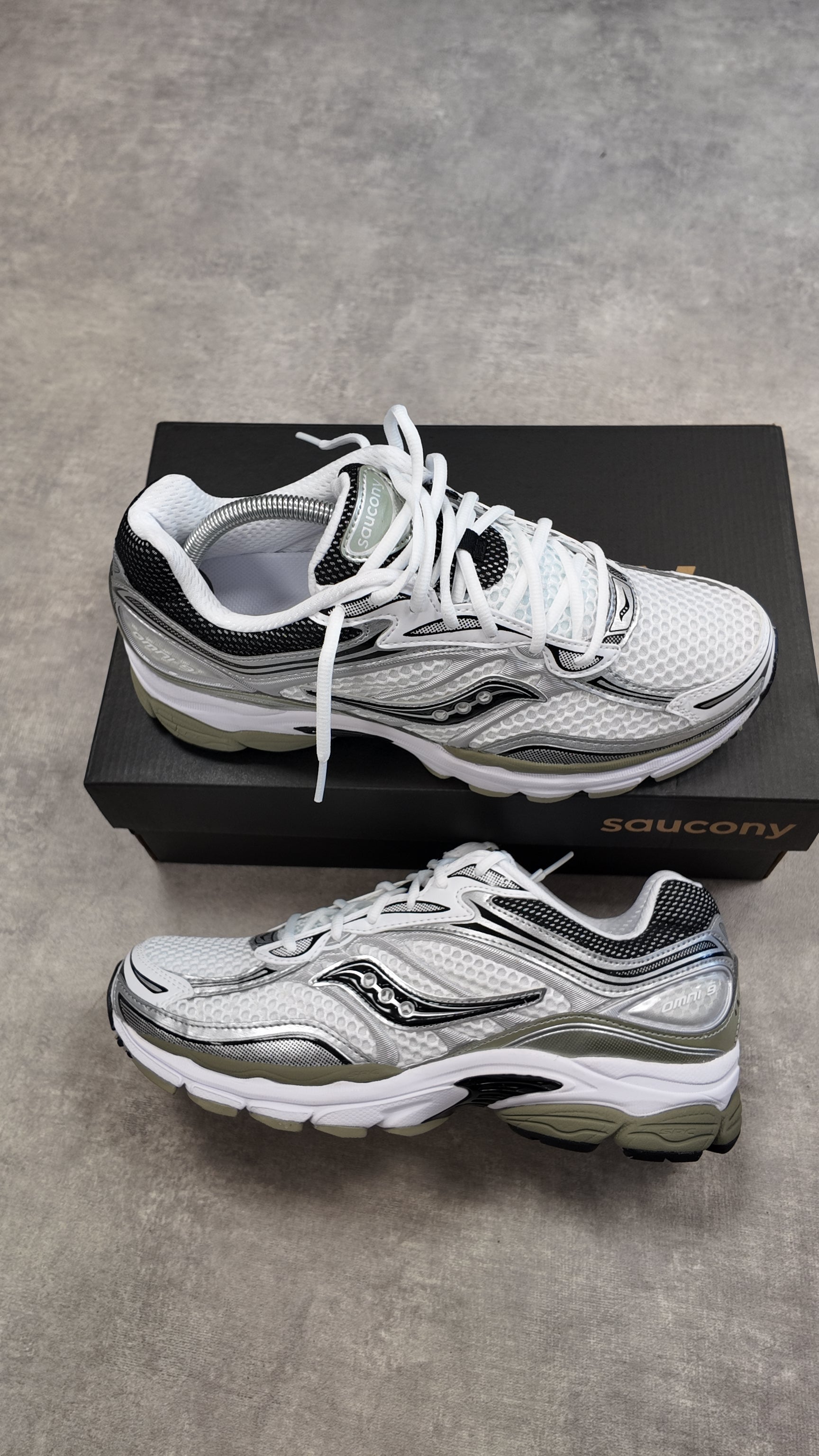 SAUCONY PROGRID OMNI 9 SAGE
