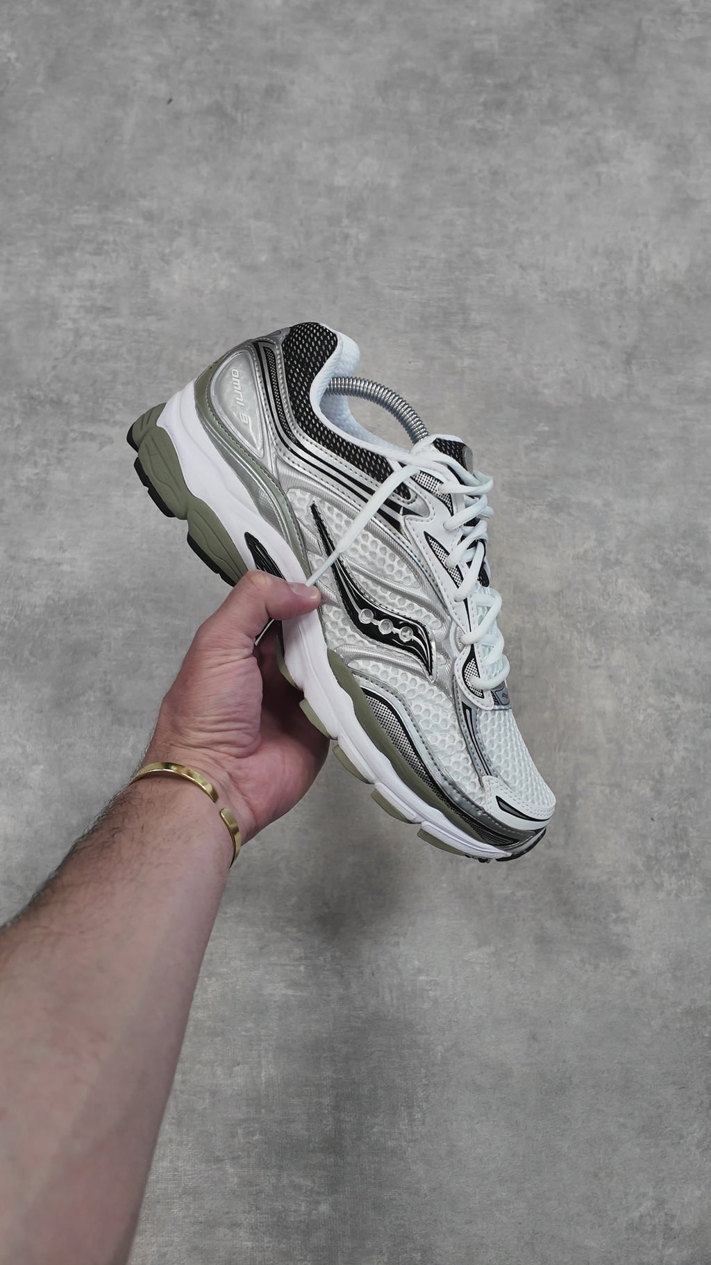 SAUCONY PROGRID OMNI 9 SAGE