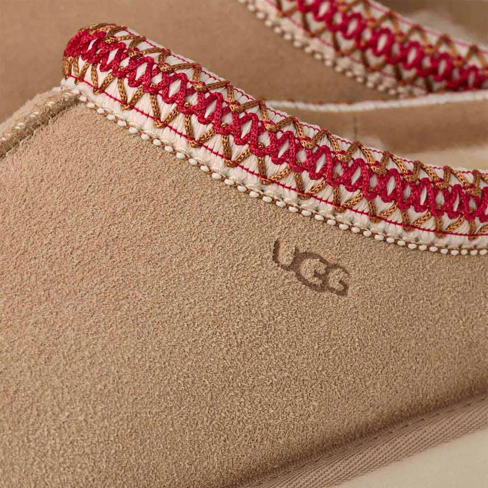 UGG Tasman II – Sand / Dark Cherry